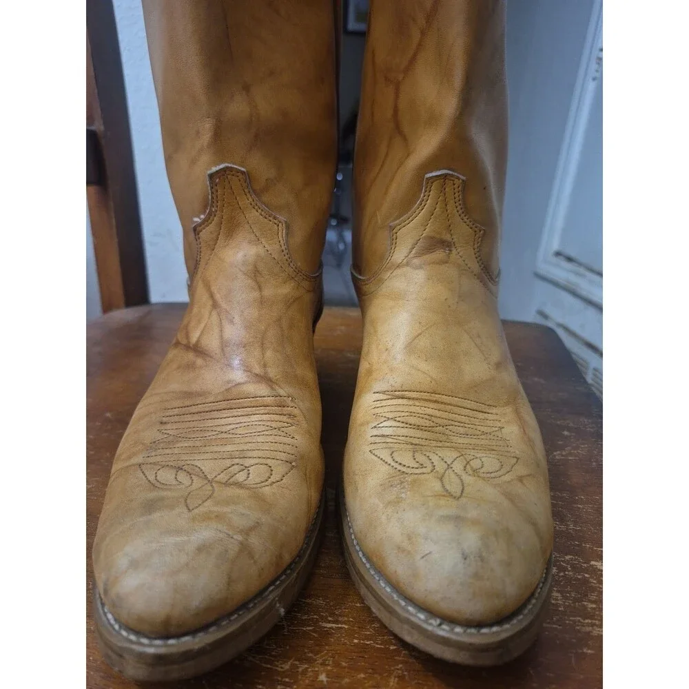 Vintage Laredo Men's Cowboy Boots  Size 10D Western Almond Nose USA 5609 Tan